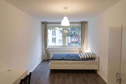 WG-Zimmer in Düsseldorf 675,00 € 16 m²