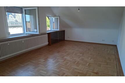 4 Zimmer Dachgeschosswohnung mit Balkon - Heilbronn Horkheim