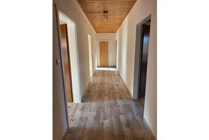 Schöne große 4 Zimmer Wohnung - 650,00&nbsp;EUR Kaltmiete, ca.&nbsp; 107,00&nbsp;m&sup2;&nbsp;Wohnfl&auml;che in Bad Gandersheim (PLZ: 37581)