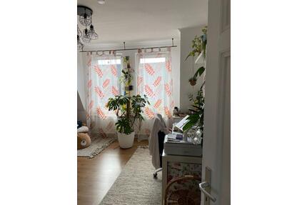 sonnendurchflutetes WG-Zimmer in zentraler Lage - Kiel Südfriedhof