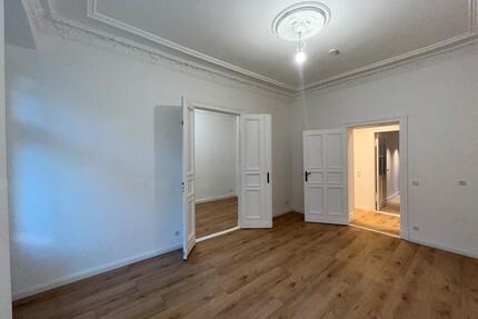 Erstbezug | Sanierte 3-Zimmer-Wohnung | Balkon & EBK | Berlin