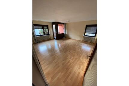 Gepflegte 3 Zimmer Wohnung mit Balkon und Einbauküche - Forchheim