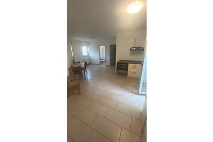 Schöne möblierte 2 Zimmer Wohnung mit Küche , BadWC und Terrase! - Frankfurt am Main Unterliederbach