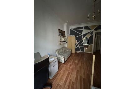 Ab sofort! Großes, helles Zimmer in Zwickau Zentrum!