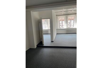 Schöne, ruhige, sonnige, zentrale 2 ½ Zimmer Wohnung. Peine City