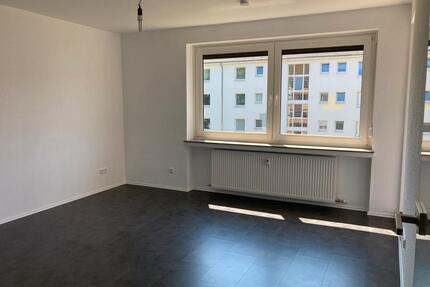 Bremen -Huchting –3 Zimmer Whg nähe Hallenbad Komplett saniert