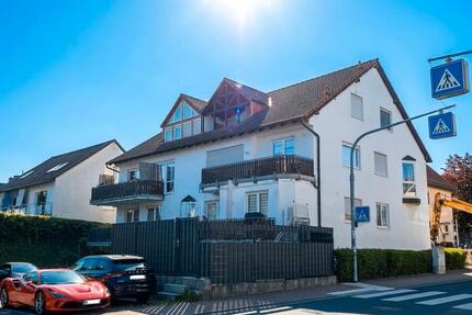 Schöne 3 ZIMMER Wohnung mit Balkon inkl. Einbauküche in Top-Lage - Kelkheim (Taunus)