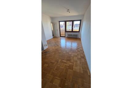 Sonnige,ruhige 1-Zimmerwhg. 30 qm, attraktiver Balkon, Habichtstr - Nürnberg Rabus