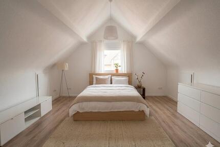 Erstbezug 3 Zimmer DG Wohnung 67qm - Frisch sanierter Wohntraum - Dormagen Broich