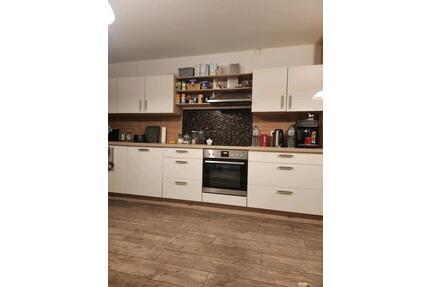 Zimmer zu vermieten. - 450,00&nbsp;EUR Kaltmiete, ca.&nbsp; 80,00&nbsp;m&sup2; in Hünfeld (PLZ: 36088)