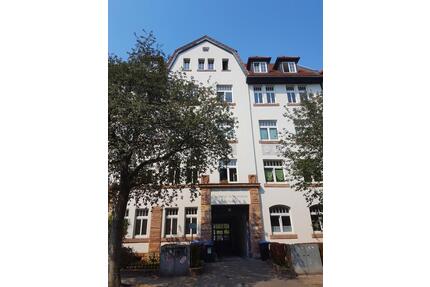Platz zum Wohlfühlen | Geräumige 2-Raum-Wohnung mit Balkon und Stellplatz! - Erfurt Johannesvorstadt
