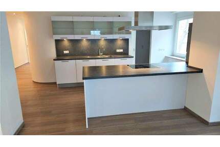 Hochwertig sanierte 4 Zimmer Wohnung im 1.Stock in der Innenstadt von Weiden i. d. OPf. zu vermieten! - Weiden in der Oberpfalz