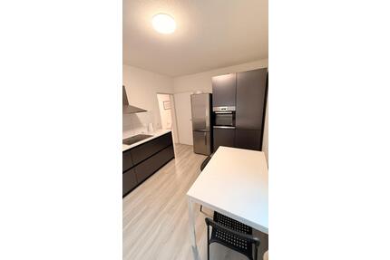 Neue 4-er WG in Tuttlingen - 450,00&nbsp;EUR Kaltmiete, ca.&nbsp; 100,00&nbsp;m&sup2; in Tuttlingen (PLZ: 78532)