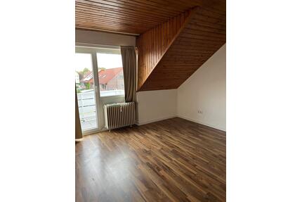 Gemütliche 1- Zimmer Dachgeschosswohnung. - Duisburg Hochheide
