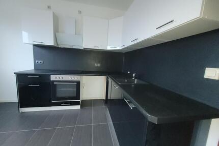 Wohnen mit Licht und Leichtigkeit - Helle 3 Zimmer mit privatem Balkon und moderner EBK - Halle (Saale) Silberhöhe