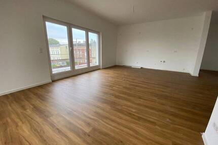 3 Zimmer Wohnung mit Balkon - 1.363,00&nbsp;EUR Kaltmiete, ca.&nbsp; 98,10&nbsp;m&sup2;&nbsp;Wohnfl&auml;che in Velten (PLZ: 16727)