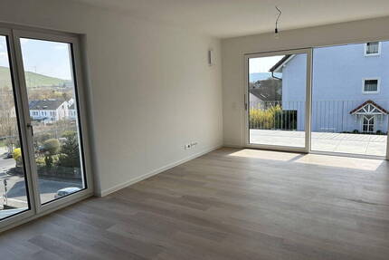Erstbezug: Premium 3-Zimmer Neubauwohnung A+| Süd-Balkon & Festungsblick | EBK & Aufzug - Zell am Main