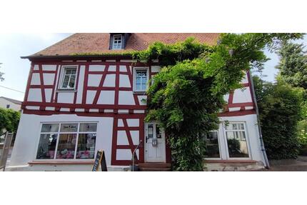 Wunderschöne 2,5 Zimmer Wohnung in Zentrale Lage - Darmstadt Eberstadt