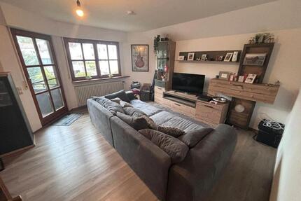 Helle 3,5 Zimmer Wohnung mit Balkon in ruhiger Lage in Mengen.