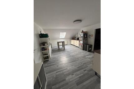 Schöne 2-Zimmer Dachgeschosswohnung frei ab 01.07.26 - Neunkirchen