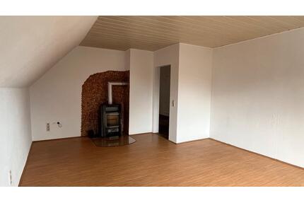 Renovierte 4 Zimmer Wohnung - 700,00&nbsp;EUR Kaltmiete, ca.&nbsp; 90,00&nbsp;m&sup2; in Gummersbach (PLZ: 51643)