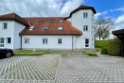 Sanierte 4-RWG im EGUG mit Tageslichtbad mit Wanne & Dusche, Terrasse & STPl. in ruhiger Lage! - Großpösna