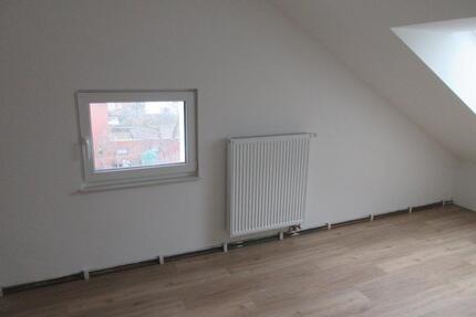 Helle 41 qm Wohnung im DG; 1 Zimmer in Salzkotten