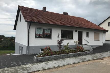 Freundliche 3,5 Zimmer Erdgeschoßwohnung mit Balkon - Ehekirchen
