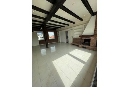 Helle 3 Zimmer Whg, EBK und Balkon in Achim Uphusen