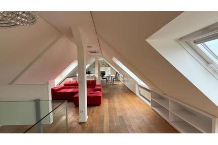Helles & möbliertes Loft im Dachgeschoss – in Essen-Rüttenscheid