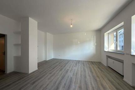 Erstbezug nach Sanierung,3 Zimmer KDB, ca. 80 m², eigener Eingang - Mönchengladbach Nord