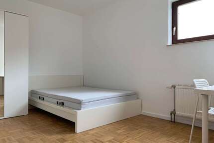 WG-Zimmer in Frankfurt am Main 595,00 € 13 m²