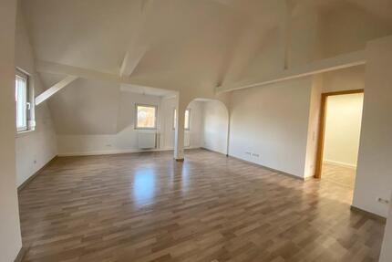 3 Zimmer Dachgeschoss Wohnung - 900,00&nbsp;EUR Kaltmiete, ca.&nbsp; 67,00&nbsp;m&sup2; in Friedberg (Hessen) (PLZ: 61169)