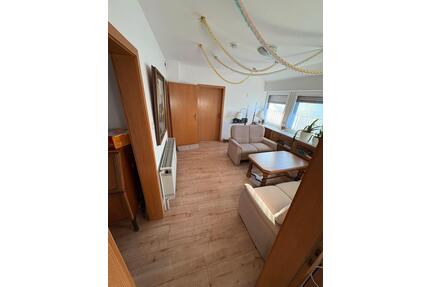 Schöne 3 Zimmer Dachgeschosswohnung im Zweifamilienhaus - Osnabrück Hafen