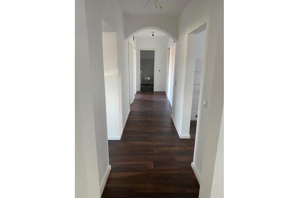 Morsbach sanierte 4 Zimmer Wohnung Garten pkw Stellplatz - Köln Mülheim