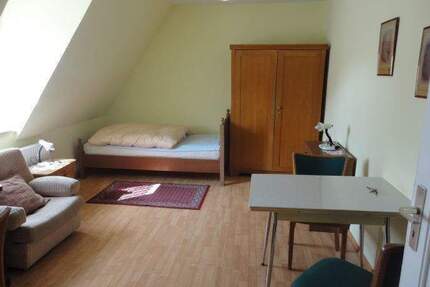 Möbl. WG-Zimmer in 3er WG frei - 91058 Erlangen-Bruck
