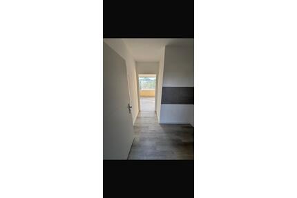 Frisch renoviertes 1-Zimmer-Apartment mit Balkon – Krefeld