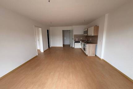 Großzügige, gepflegte und sehr schöne 2-Zimmer Wohnung mit EBK, Balkon und Abstellraum - Amberg