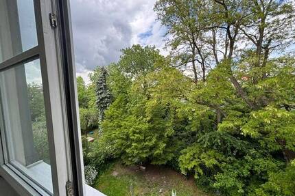 * geräumige 3 Zimmer * 3. OG * seperates WC * Wintergarten * max. Zweier WG * - Leipzig Gohlis-Süd