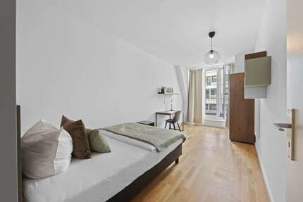 WG-Zimmer in Berlin 890,00 € 14 m²