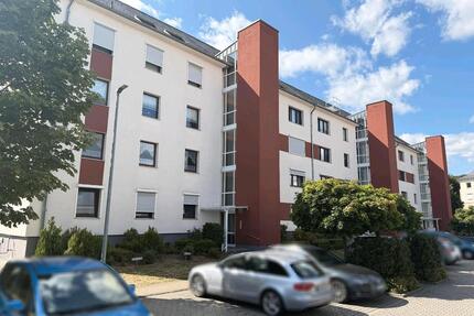 Attraktive 3 Zimmer Wohnung mit EBK und Stellplatz im Colemanpark - Gelnhausen