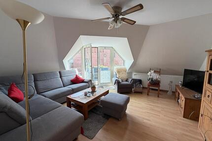 4 Zimmer Dachgeschossw. 79 m ² Balkon Personenaufzug Dinslaken