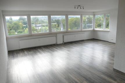 Großzügige 3 Zimmer Wohnung mit Top-Küche und Dachterrasse sofort - Braubach