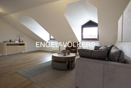 2-Zimmer-Dachgeschosswohnung WG geeignet - Regensburg Galgenberg