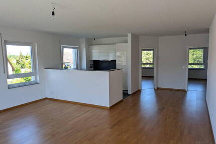 3-Zimmer Wohnung in Roßtal - 1.100,00&nbsp;EUR Kaltmiete, ca.&nbsp; 89,50&nbsp;m&sup2;&nbsp;Wohnfl&auml;che in Roßtal (PLZ: 90574)