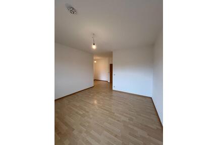 ZU ZWEIT IST ALLES SCHÖNER - Vorallem diese Wohnung - 3 Zimmer mit privatem Balkon, EBK & stilistischem Bad - Chemnitz Klaffenbach
