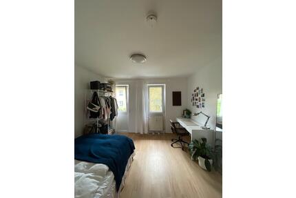 Schönes helles WG-Zimmer☺️ - 470,00&nbsp;EUR Kaltmiete, ca.&nbsp; 12,00&nbsp;m&sup2; in Tübingen (PLZ: 72074) Lustnau