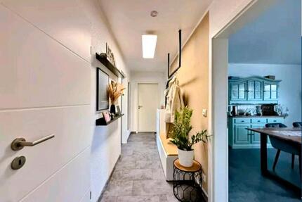 Helle Dachgeschosswohnung m. Weitblick, Klimaanlage, Gartenanteil - Oberhausen Rothebusch