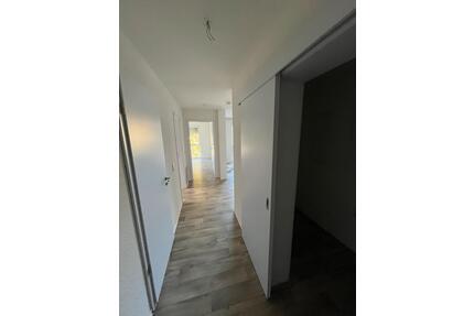 Neubau 3-Zimmer Wohnung mit Balkon und Einbauküche ab 01.08.26 - Schönebeck (Elbe)