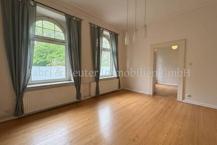 Charmante 3-Zimmer Altbauwohnung im EG von Krefeld nahe Helios-Klinik - Krefeld / Dießem/Lehmheide